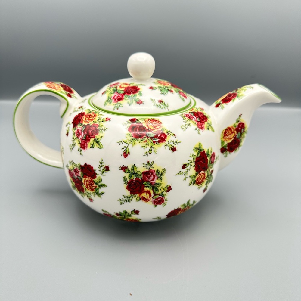 Royal Albert OLD COUNTRY ROSES White Afternoon Tea Teapot SIGNED Michael Doulton - Picture 2 of 8